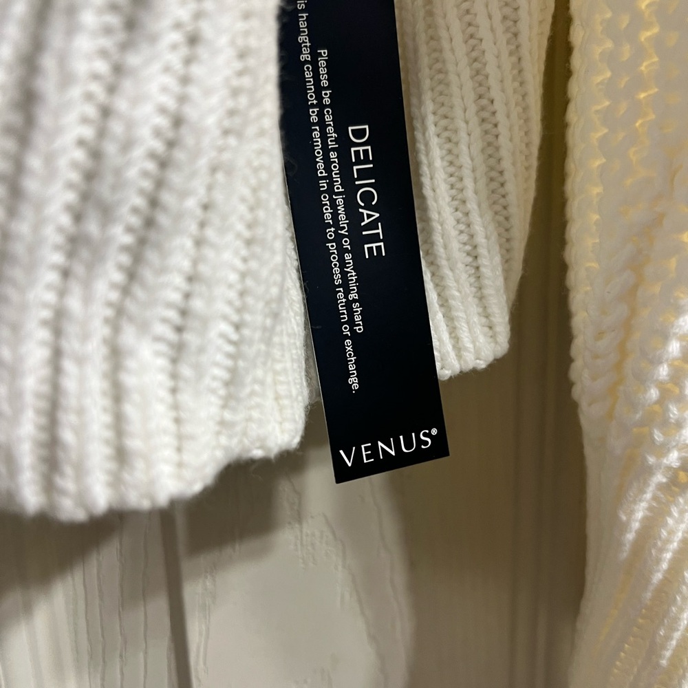 VENUS White Ribbed Knit Sweater